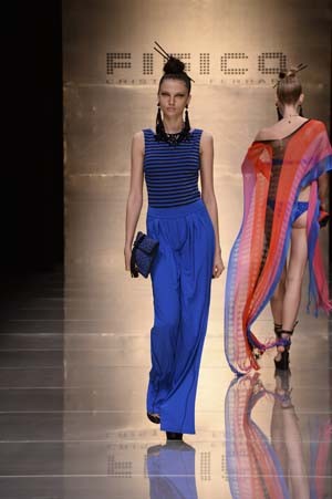 Sfilata Fisico by Cristina Ferrari Sfilata Fisico by Cristina Ferrari